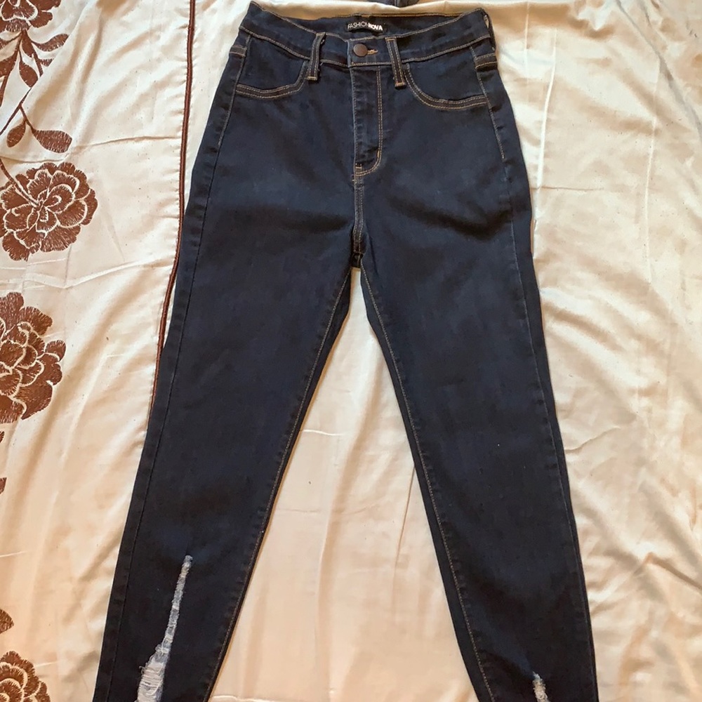 Fashion Nova Ella Skinny Jeans Dark wash✨